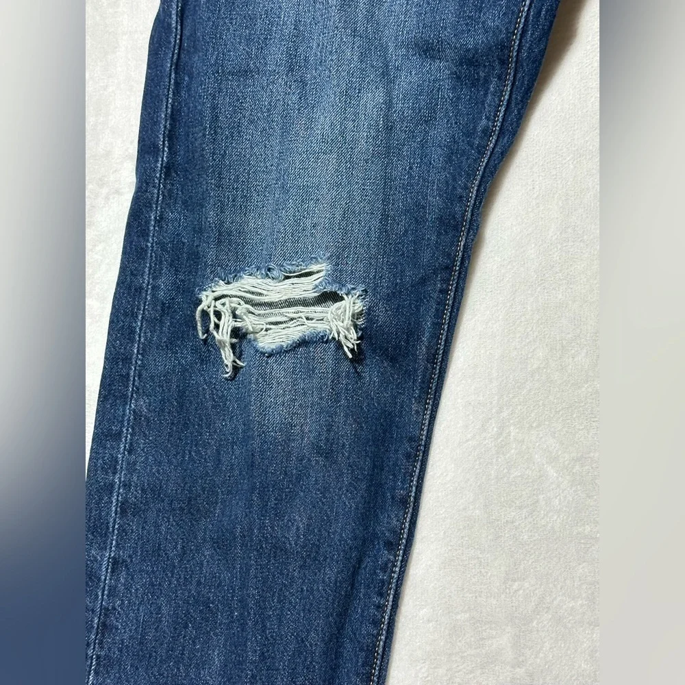 Levi’s 501 T tapered fit distressed button fly denim jeans style 40197 size 28